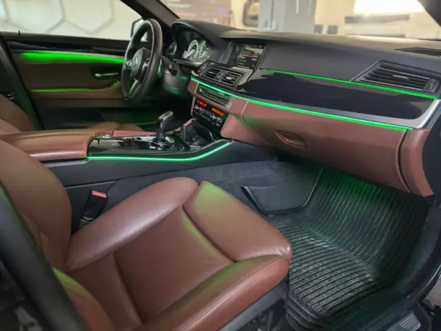 BMW F10 - Adaugare benzi lumini ambientale