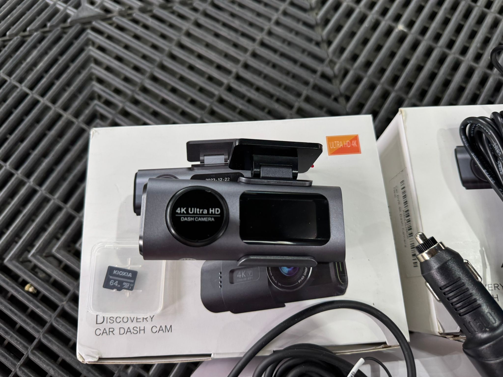 Camera bord 4K + camera spate HD