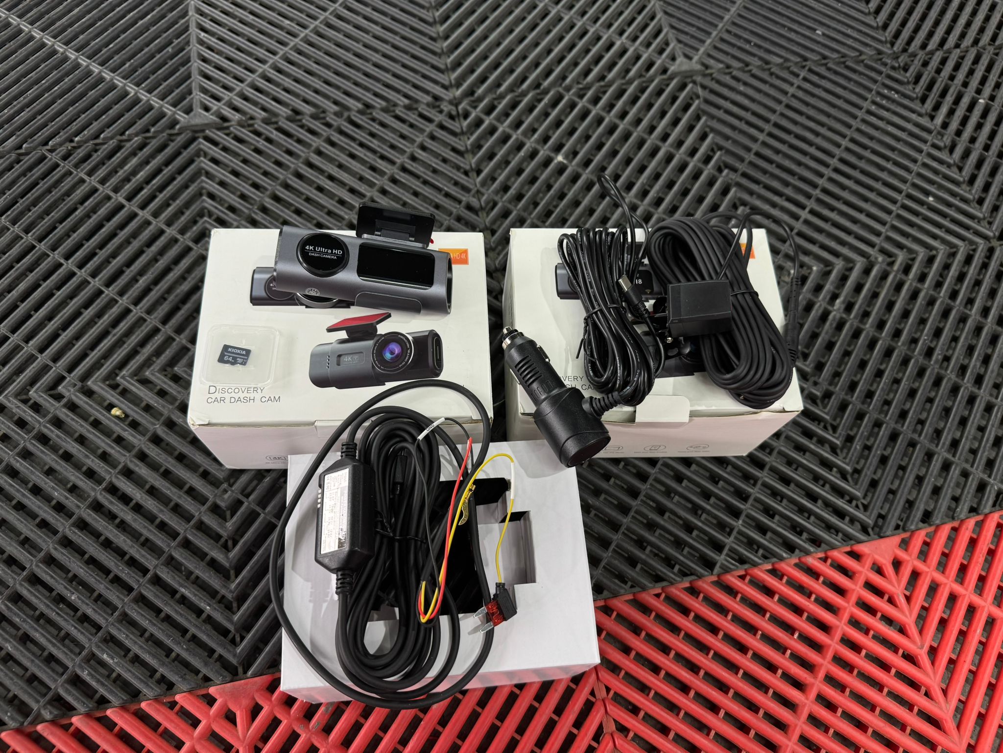 Camera bord 4K + camera spate HD detaliu